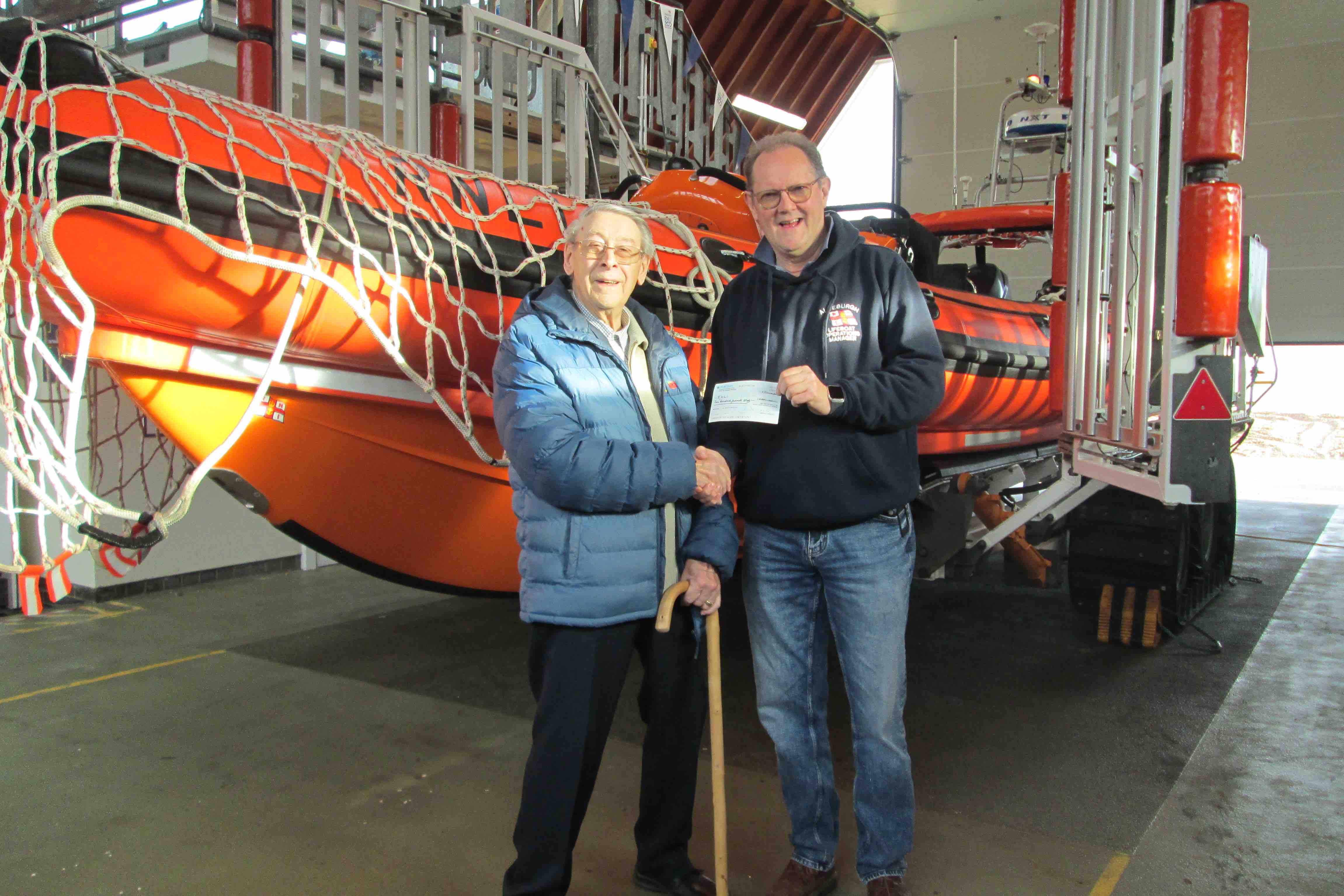 RNLI thanks Meet Up Mondays for another £200